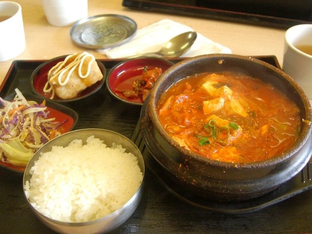 Kimchi jiggae