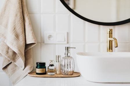 List of Bathroom Essentials for Your First Apartment