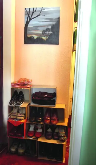 Recyclable cubbies for shoe storage
