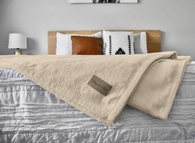 13 Must-Have Bedroom Essentials for Couples: Creating a Cozy Retreat